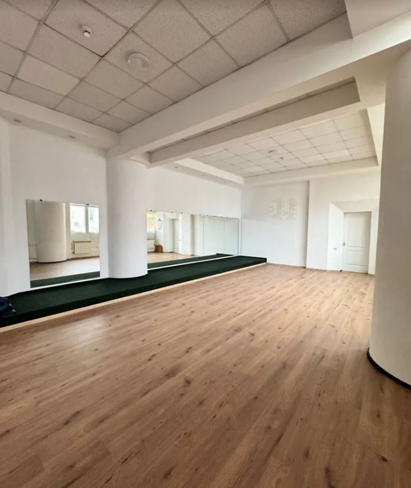 Здається комерційне приміщення 66 кв.м. в центрі міста. Гарний стан. Вигідна ціна. фото 1 Здається комерційне приміщення 66 кв.м. в центрі міста. Гарний стан. Вигідна ціна. фото 1