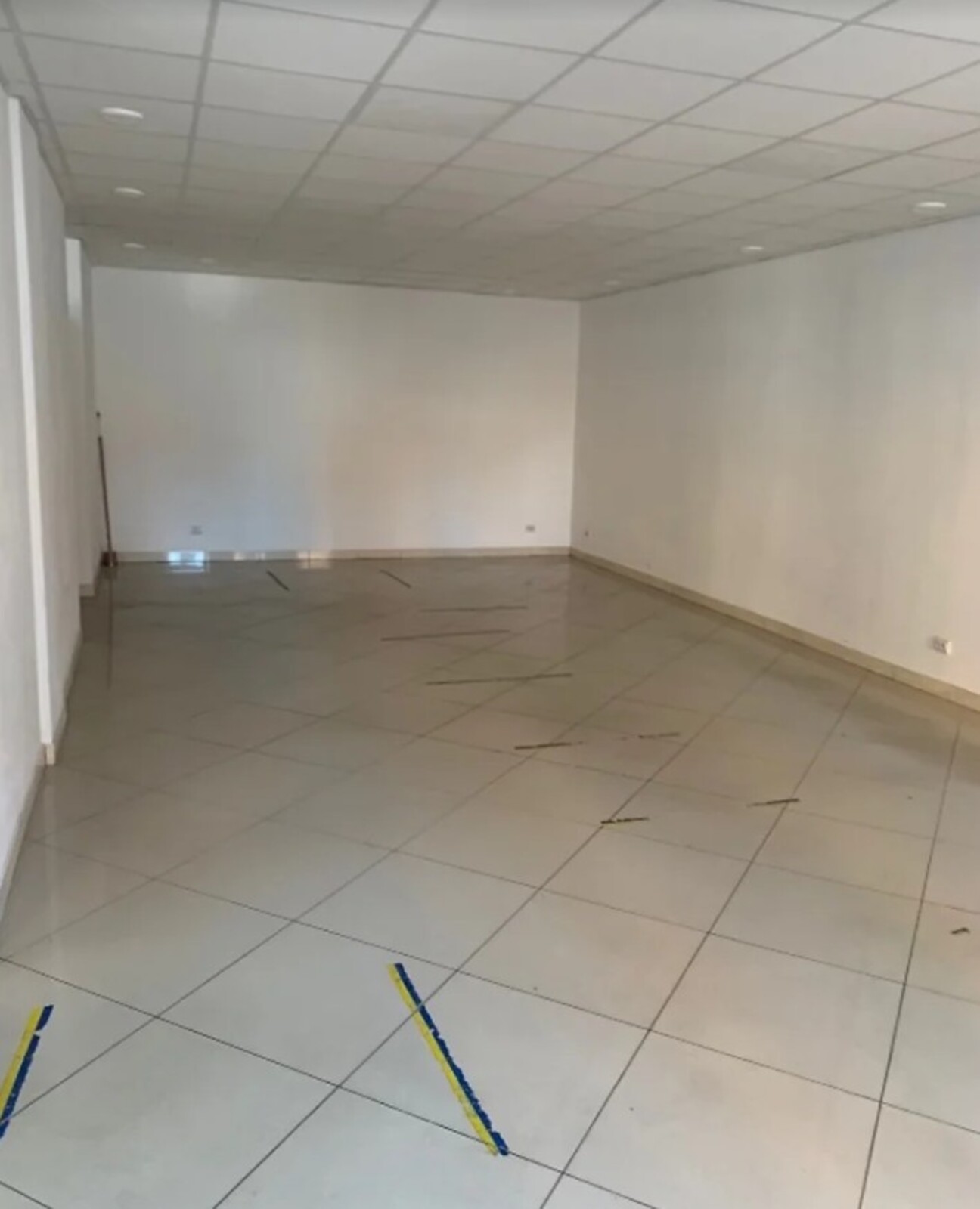 Здається торгова площа в замостянському районі. 150кв.м. фото 1 Здається торгова площа в замостянському районі. 150кв.м. фото 1