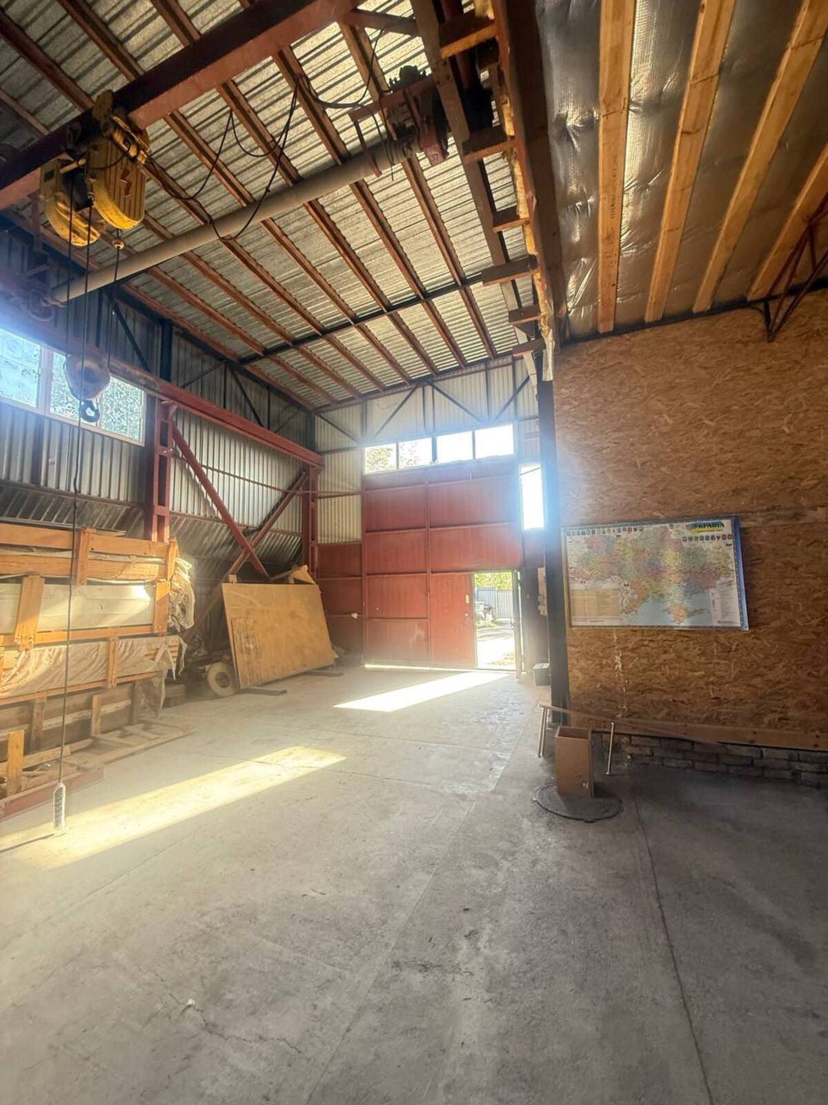 Здається приміщення під склад або невелике виробництво 130 кв.м. Вигідна ціна. фото 1 Здається приміщення під склад або невелике виробництво 130 кв.м. Вигідна ціна. фото 1