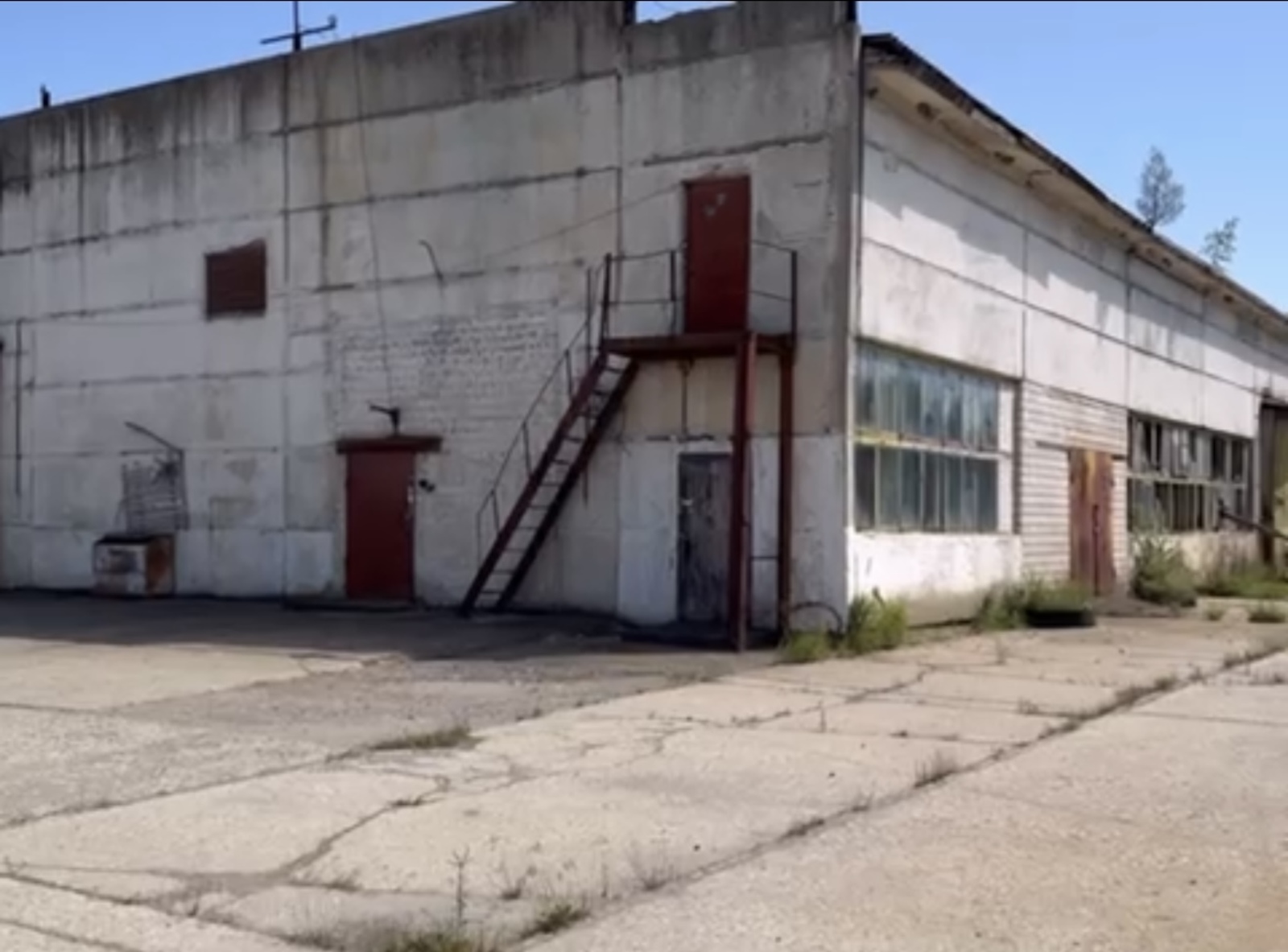Оренда виробничого приміщення у ЛАДИЖИНІ фото 1 Оренда виробничого приміщення у ЛАДИЖИНІ фото 1
