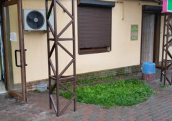 Здається комерційне приміщення. Р-н Слов'янка. 144 кв.м. Фасадне. фото 1 Здається комерційне приміщення. Р-н Слов'янка. 144 кв.м. Фасадне. фото 1