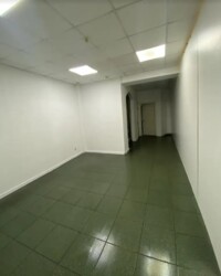 Здається торгове приміщення біля центрального ринку, 40 кв.м. Прохідне місце фото 1 Здається торгове приміщення біля центрального ринку, 40 кв.м. Прохідне місце фото 1