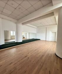 Здається комерційне приміщення 66 кв.м. в центрі міста. Гарний стан. Вигідна ціна. фото 1 Здається комерційне приміщення 66 кв.м. в центрі міста. Гарний стан. Вигідна ціна. фото 1