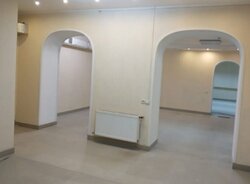 Здається комерційне приміщення вільного призначення. Площа 100 м2. 1 лінія фото 1 Здається комерційне приміщення вільного призначення. Площа 100 м2. 1 лінія фото 1