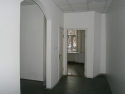 Здається торгове приміщення біля центрального ринку, 40 кв.м. Прохідне місце фото 16 Здається торгове приміщення біля центрального ринку, 40 кв.м. Прохідне місце фото 16