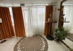     . ,  700 . ( Roshen)  36