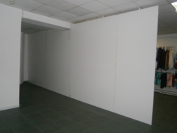 Здається торгове приміщення біля центрального ринку, 40 кв.м. Прохідне місце фото 8 Здається торгове приміщення біля центрального ринку, 40 кв.м. Прохідне місце фото 8