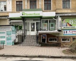 Здається торгове приміщення біля центрального ринку, 40 кв.м. Прохідне місце фото 2 Здається торгове приміщення біля центрального ринку, 40 кв.м. Прохідне місце фото 2