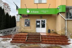 Здається комерційне приміщення на вул. Пирогова, площа 78 кв.м, фасадне, окремий вхід фото 1 Здається комерційне приміщення на вул. Пирогова, площа 78 кв.м, фасадне, окремий вхід фото 1