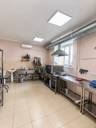 ОРЕНДА ТОРГОВОГО ПРИМІЩЕННЯ + ЦЕХУ В ЦЕНТРІ МІСТА! вул. Нижньохолодногірська — чудова локація в центрі фото 1 ОРЕНДА ТОРГОВОГО ПРИМІЩЕННЯ + ЦЕХУ В ЦЕНТРІ МІСТА! вул. Нижньохолодногірська — чудова локація в центрі фото 1