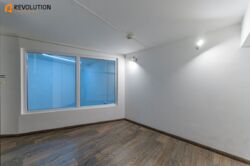  ' ,   8