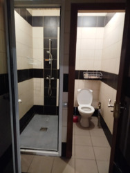  ' ,   7