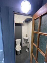  ' ,   8