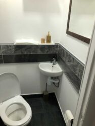  ' ,   3
