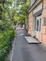  ' ,   3
