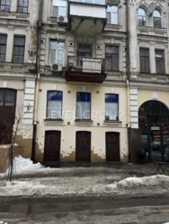 Оренда нежитлового приміщення офісного типу з фасадними вікнами в історичному центрі Києва фото 1 Оренда нежитлового приміщення офісного типу з фасадними вікнами в історичному центрі Києва фото 1