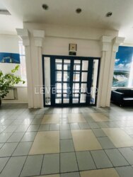 Пропонуємо офіс з гарним ремонтом. Тепло і світло є. фото 2 Пропонуємо офіс з гарним ремонтом. Тепло і світло є. фото 2
