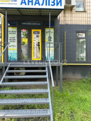 Здам Фасад 32,2м2 біля Метро Позняки Драгоманова 27 з ремонтом. фото 3 Здам Фасад 32,2м2 біля Метро Позняки Драгоманова 27 з ремонтом. фото 3