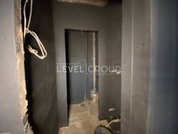 Фасадне приміщення 102 м², 3 вітрини, висота стелі 4,7 м фото 3 Фасадне приміщення 102 м², 3 вітрини, висота стелі 4,7 м фото 3