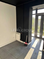 Здам Фасад 32,2м2 біля Метро Позняки Драгоманова 27 з ремонтом. фото 5 Здам Фасад 32,2м2 біля Метро Позняки Драгоманова 27 з ремонтом. фото 5