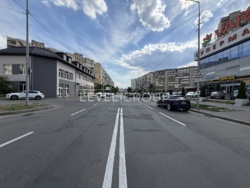 Оренда фасадного мансардного приміщення по вул. Драгоманова 21, Позняки фото 6 Оренда фасадного мансардного приміщення по вул. Драгоманова 21, Позняки фото 6