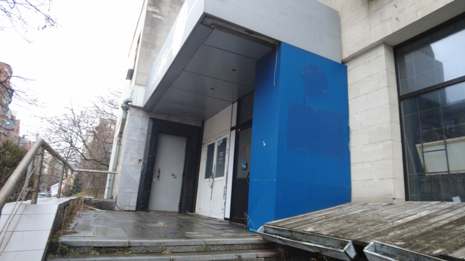 Фасадне приміщення 400 м² на Дмитрівській, 18/24. фото 1 Фасадне приміщення 400 м² на Дмитрівській, 18/24. фото 1