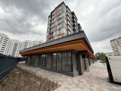 ������ ��������� ��������� 185 ��.�. � ����� �. �������, �� ��������� ���� 9