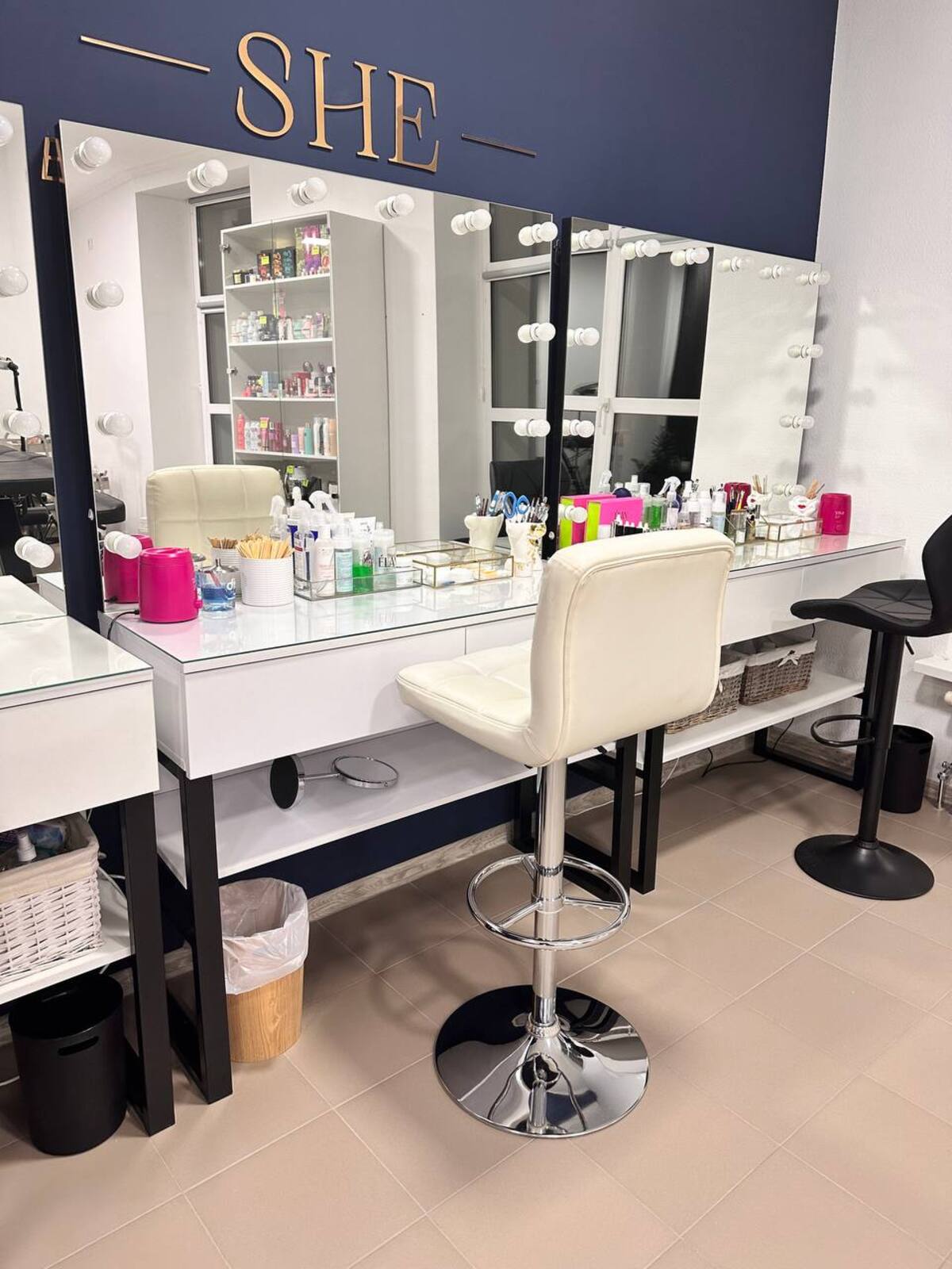 Оренда робочого місця в салоні краси, Центр. фото 1 Оренда робочого місця в салоні краси, Центр. фото 1