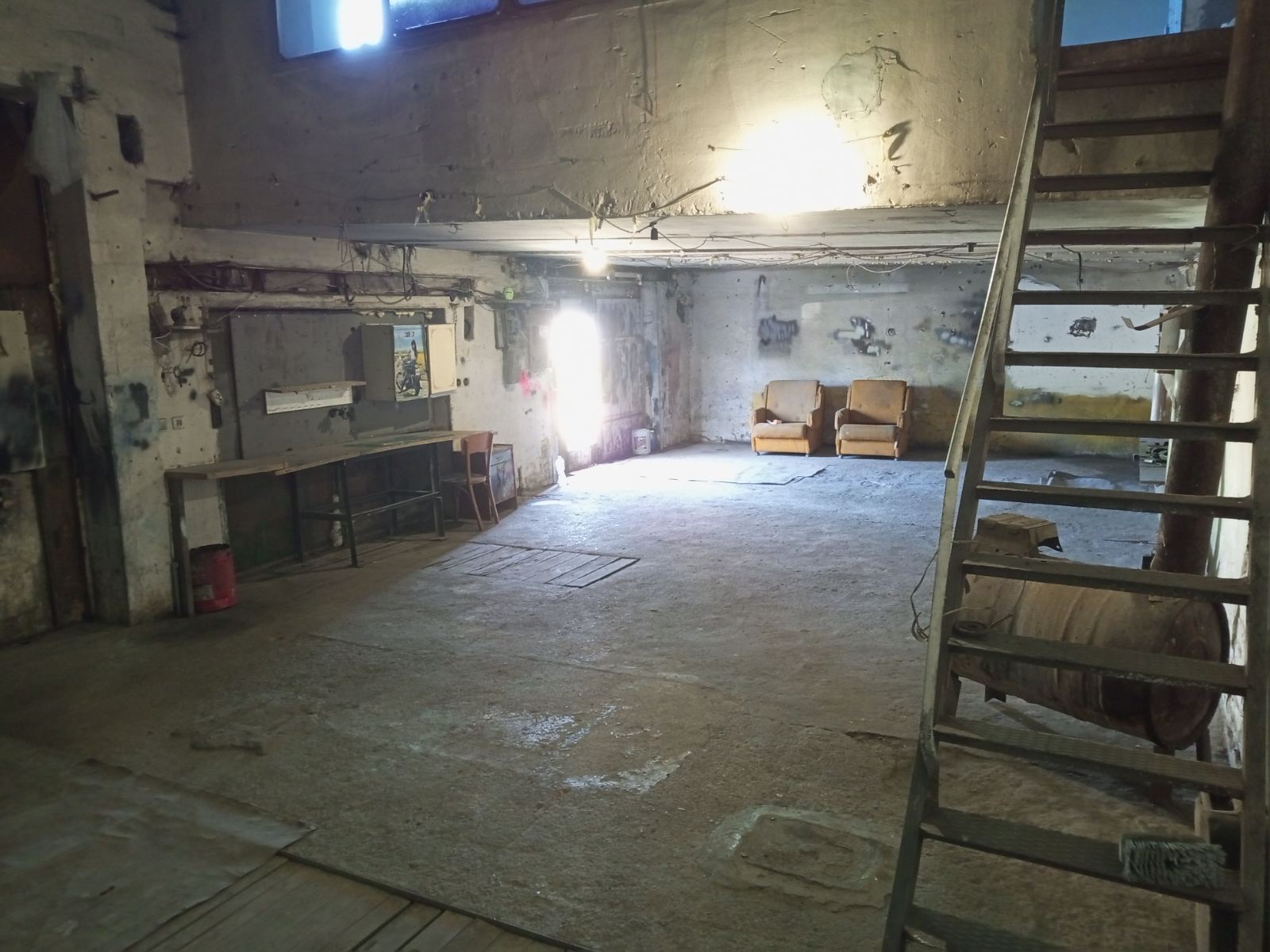 Нежитлове приміщення 94м2 в гаражному кооперативі. фото 1 Нежитлове приміщення 94м2 в гаражному кооперативі. фото 1