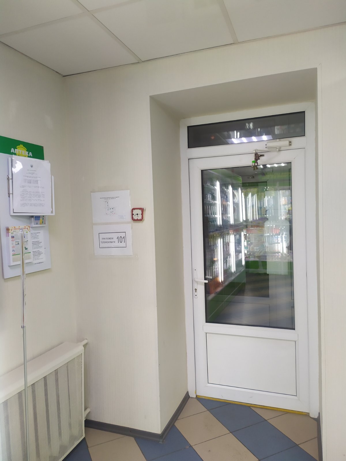 Оренда приміщення з виходом на Центральну дорогу фото 1 Оренда приміщення з виходом на Центральну дорогу фото 1