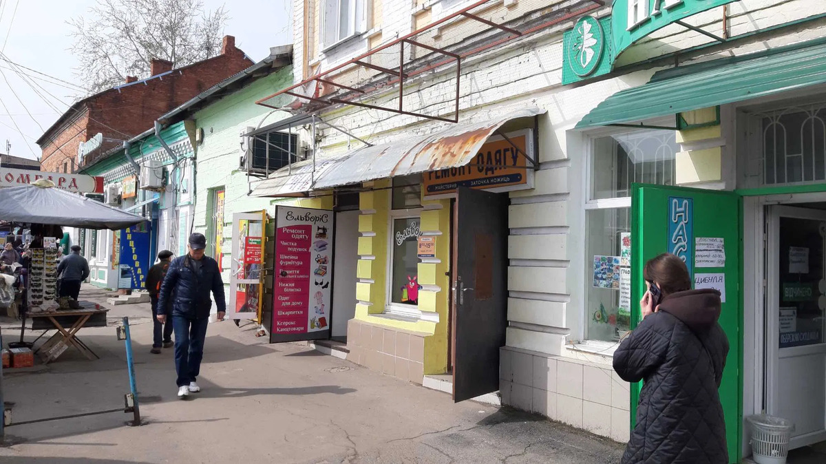 Оренда комерційного приміщення 50 кв.м в районі Центрального ринку. 300 грн. фото 1 Оренда комерційного приміщення 50 кв.м в районі Центрального ринку. 300 грн. фото 1