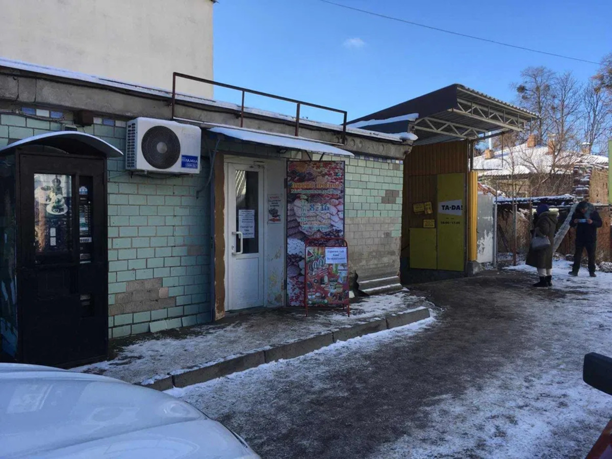 В аренду 35 м кв под магазин офис склад Електрику не вимикають 150 грн. Договірна фото 1 В аренду 35 м кв под магазин офис склад Електрику не вимикають 150 грн. Договірна фото 1
