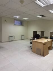 Здається в оренду нежитлове приміщення в житловому будинку в центральній частині міста фото 1 Здається в оренду нежитлове приміщення в житловому будинку в центральній частині міста фото 1