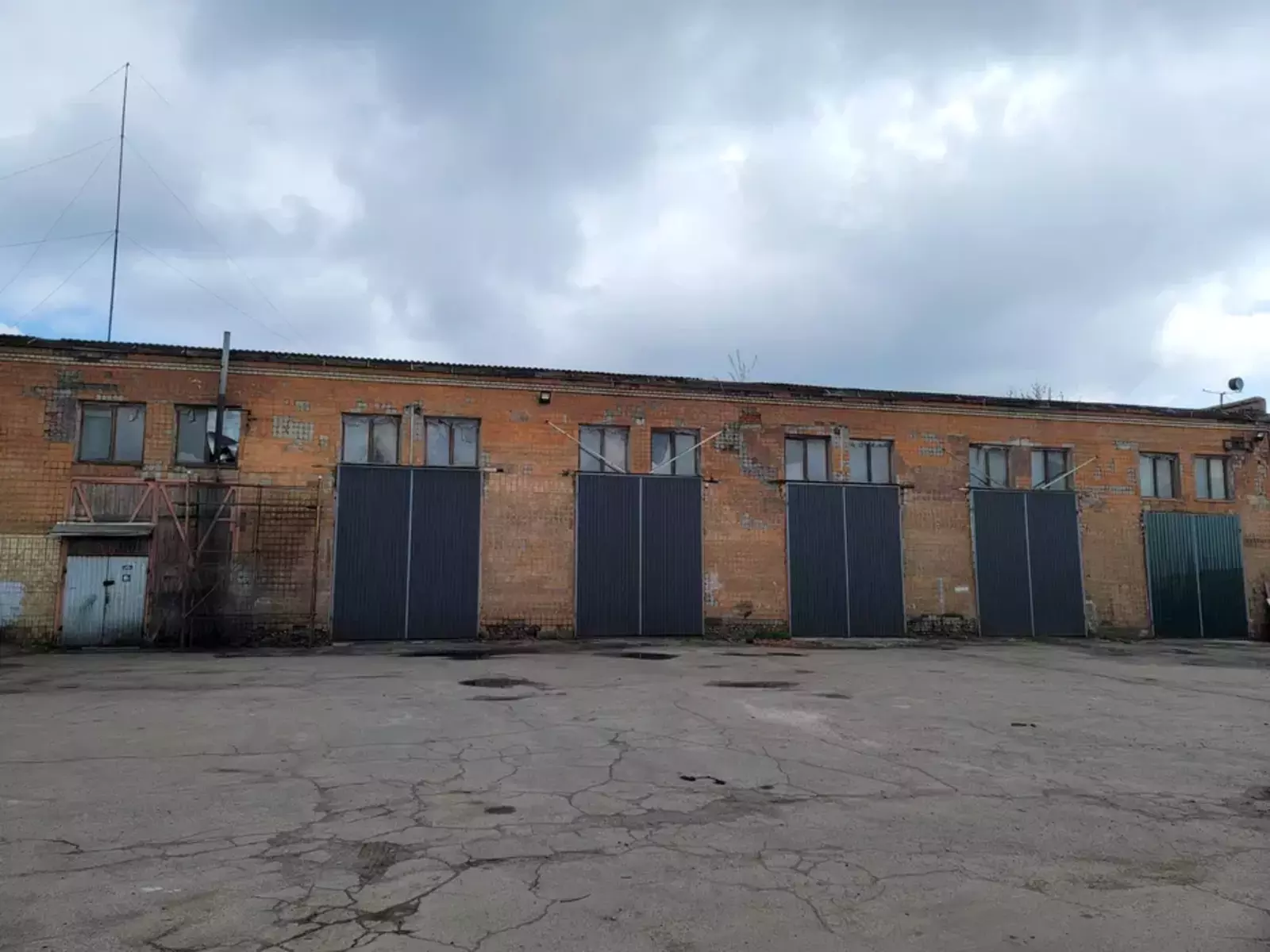Оренда складського приміщення на Ватутіна фото 1 Оренда складського приміщення на Ватутіна фото 1