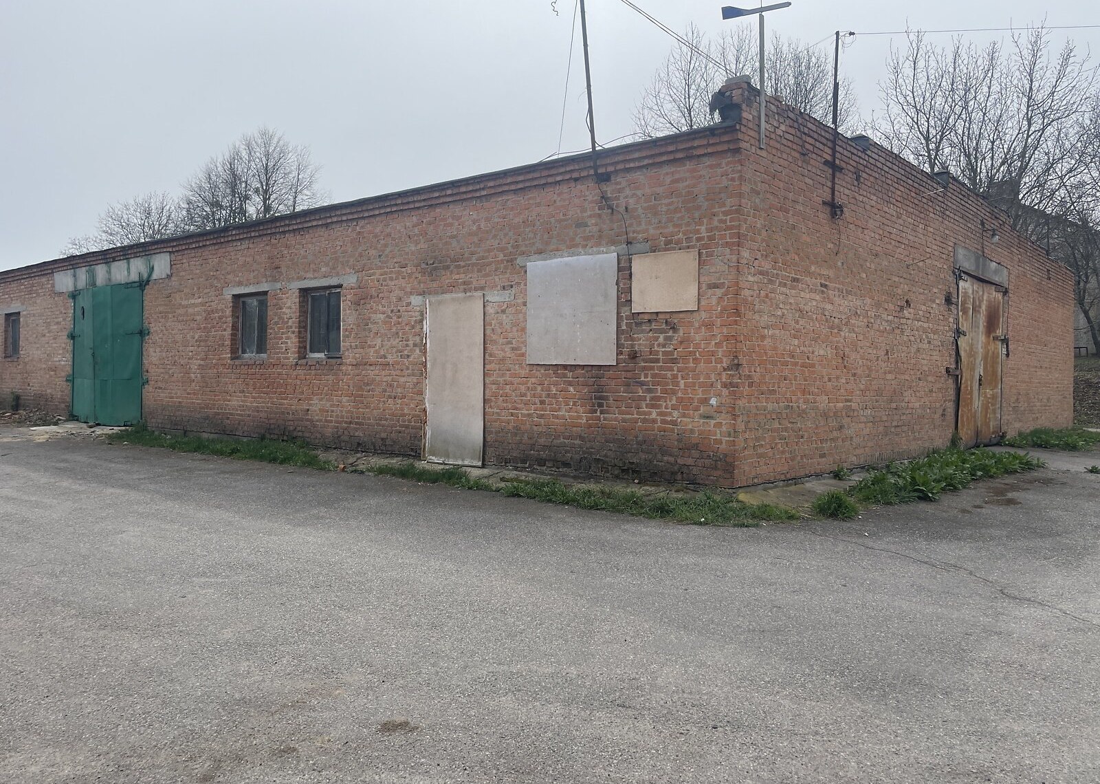Здається комерційне приміщення на пров. Леоніда Каденюка, площа 550 кв.м фото 1 Здається комерційне приміщення на пров. Леоніда Каденюка, площа 550 кв.м фото 1