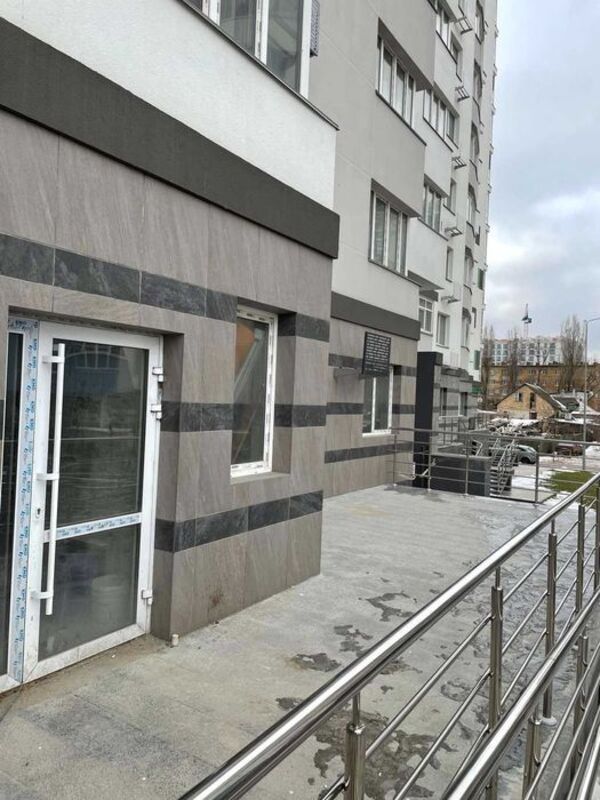 Фасад нежилое помещение 90 м м.Харьковское фото 1 Фасад нежилое помещение 90 м м.Харьковское фото 1