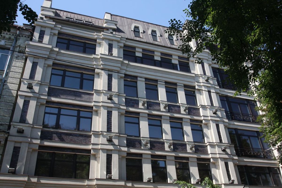 Business Center. Yaroslaviv Val. Golden Gate  1