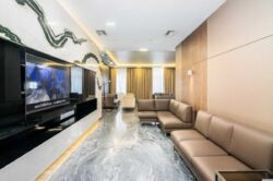     Royal Tower, . , 37  11