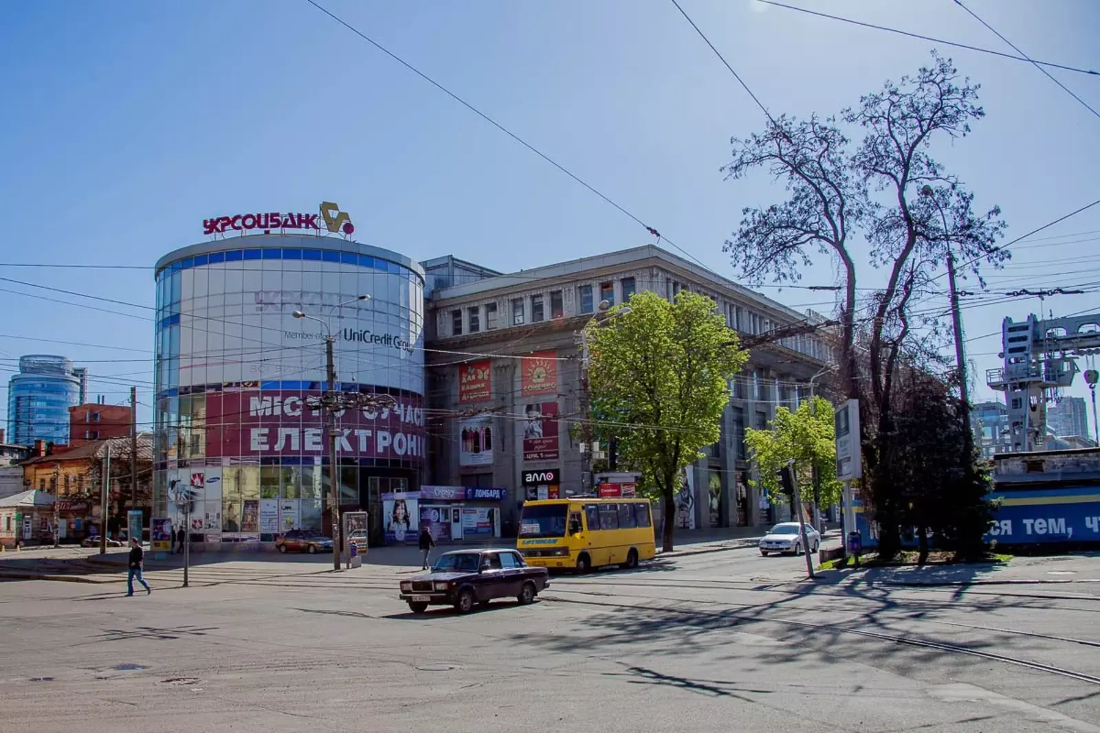 Оренда приміщення 560м з ремонтом АО и окремим входом на вул. Центральну фото 1 Оренда приміщення 560м з ремонтом АО и окремим входом на вул. Центральну фото 1
