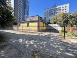 орендаокремої будівлі 200м з ремонтом та власним двором біля центрального ринку фото 3 орендаокремої будівлі 200м з ремонтом та власним двором біля центрального ринку фото 3