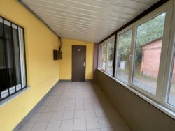 орендаокремої будівлі 200м з ремонтом та власним двором біля центрального ринку фото 9 орендаокремої будівлі 200м з ремонтом та власним двором біля центрального ринку фото 9