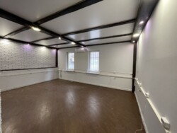 орендаокремої будівлі 200м з ремонтом та власним двором біля центрального ринку фото 1 орендаокремої будівлі 200м з ремонтом та власним двором біля центрального ринку фото 1