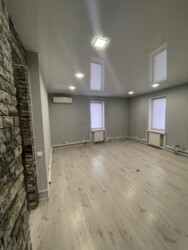 орендаокремої будівлі 200м з ремонтом та власним двором біля центрального ринку фото 2 орендаокремої будівлі 200м з ремонтом та власним двором біля центрального ринку фото 2