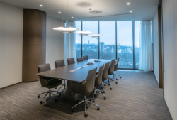   IQ Business Center  3