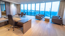  IQ Business Center  6