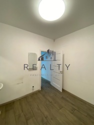 Здам приміщення в районі ТЦ Україна фото 11 Здам приміщення в районі ТЦ Україна фото 11