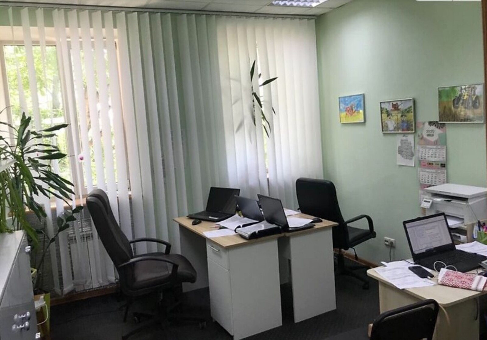 Здається офісне приміщення 1 кабінет. Центр міста 20 кв.м. фото 1 Здається офісне приміщення 1 кабінет. Центр міста 20 кв.м. фото 1