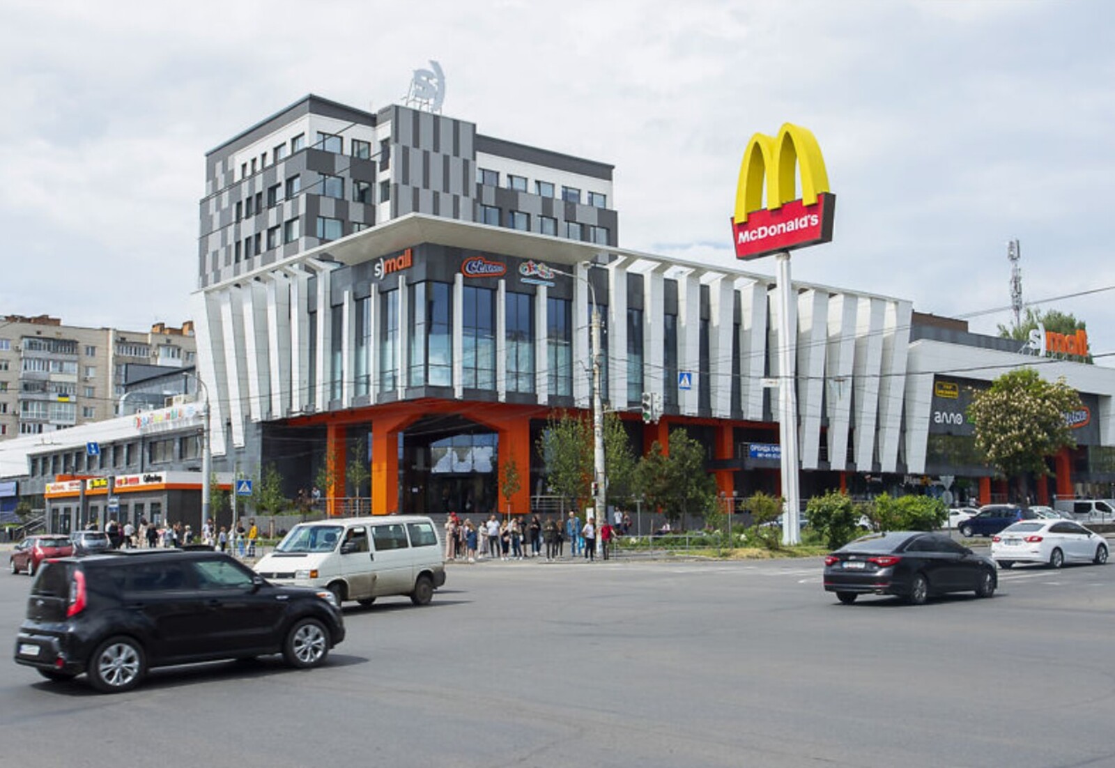 Здається комерційне приміщення в р-ні Вишенька. ТРЦ. 233 кв.м. фото 1 Здається комерційне приміщення в р-ні Вишенька. ТРЦ. 233 кв.м. фото 1