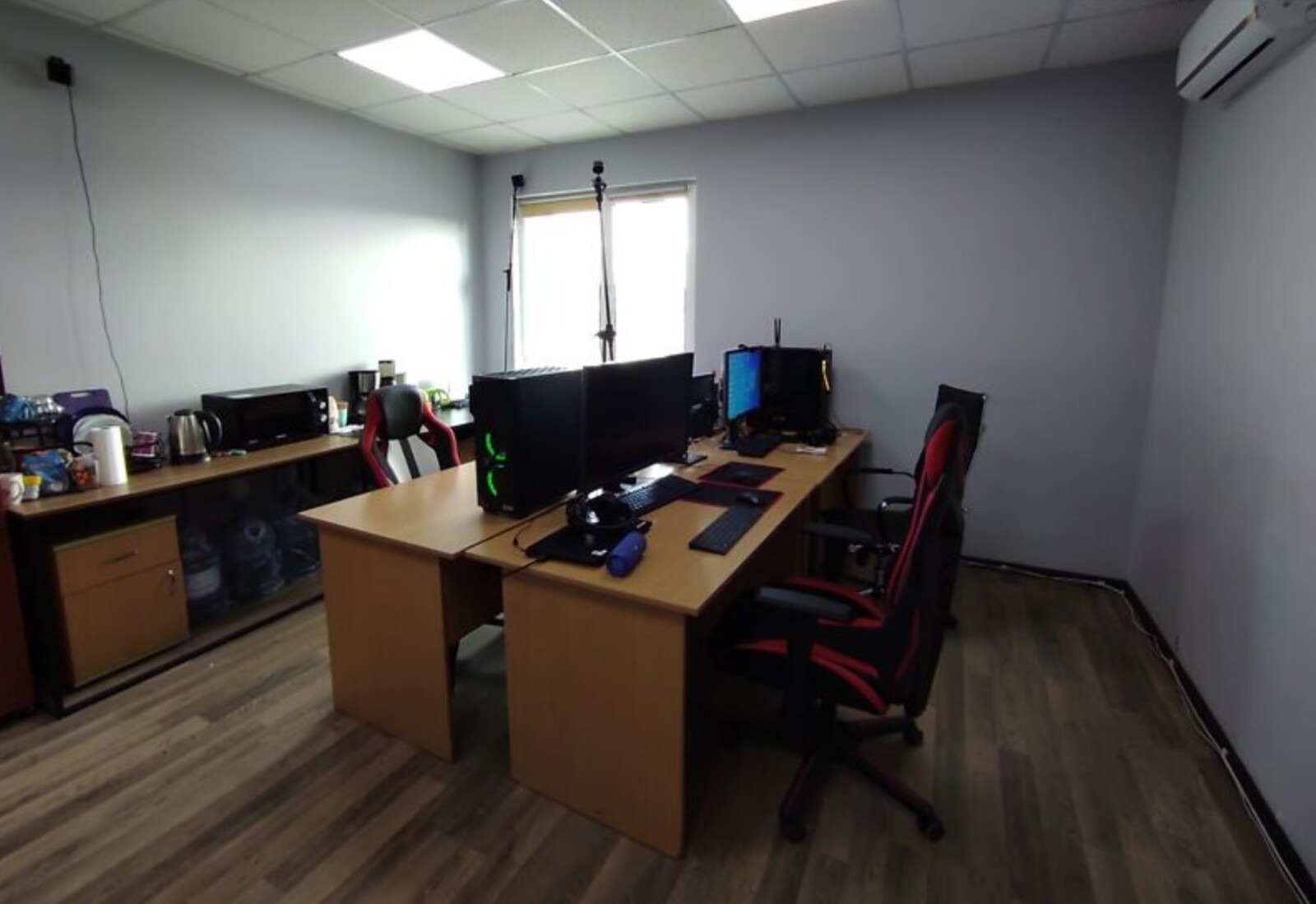 Здається офісне приміщення в центрі міста. 63 кв.м. фото 1 Здається офісне приміщення в центрі міста. 63 кв.м. фото 1