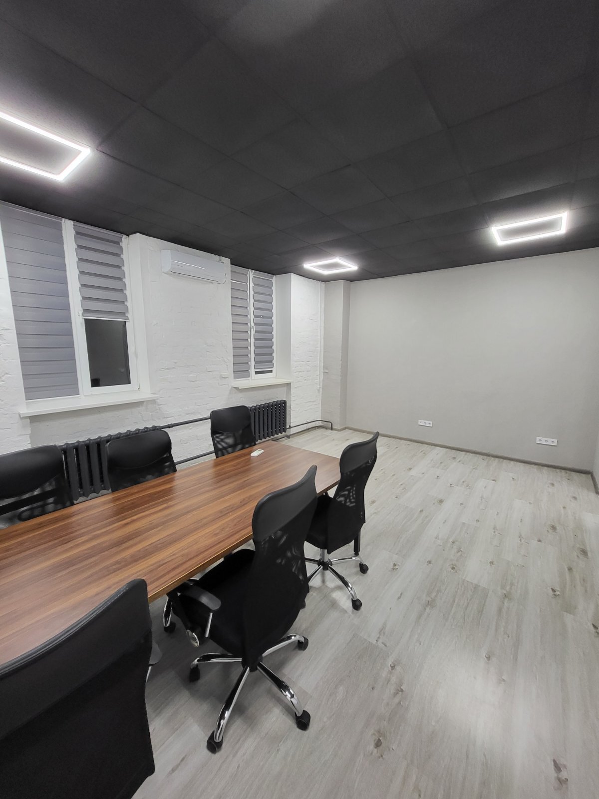 Оренда офісного приміщення, 8 кабінетів, проспект космонавтів фото 1 Оренда офісного приміщення, 8 кабінетів, проспект космонавтів фото 1